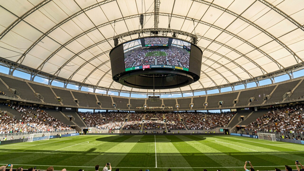 SoFi Stadium — Innenraum & Spielfeld